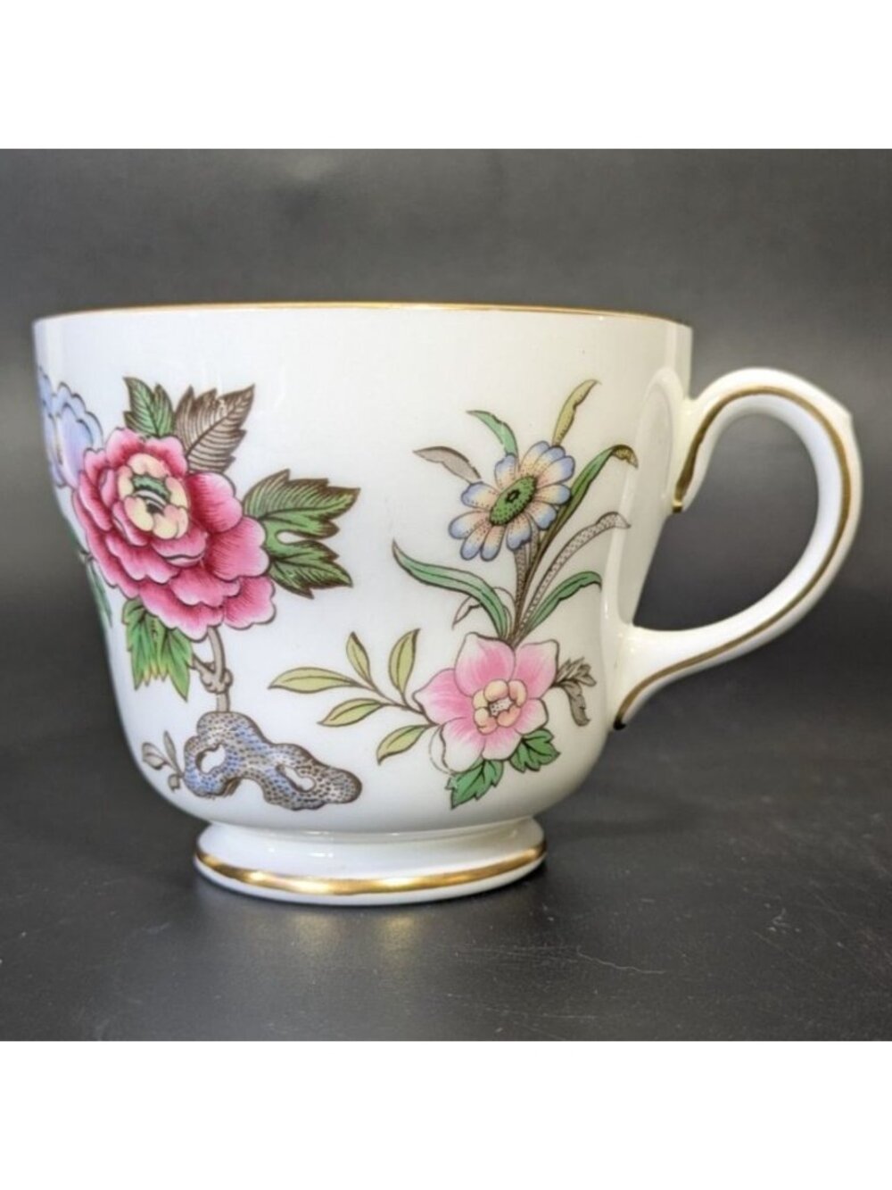 Wedgwood Cathay Bone China Tea Cup Floral Pattern Gold Trim Vintage England